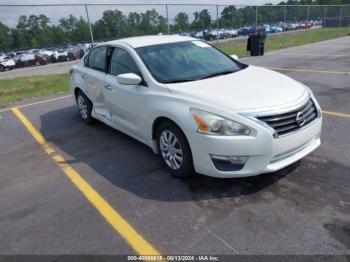  Salvage Nissan Altima