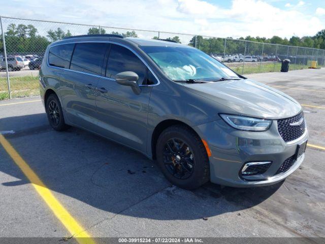  Salvage Chrysler Pacifica