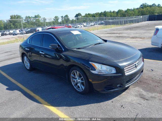  Salvage Nissan Maxima