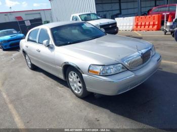  Salvage Lincoln Towncar