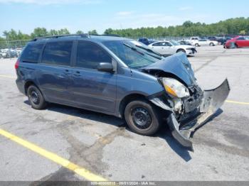  Salvage Toyota Sienna