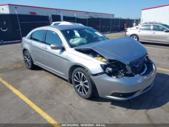  Salvage Chrysler 200