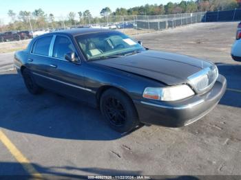  Salvage Lincoln Towncar