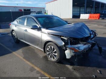  Salvage Nissan Altima