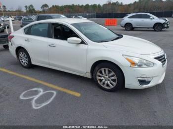  Salvage Nissan Altima