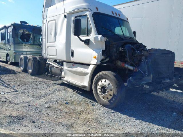  Salvage Freightliner Cascadia 125