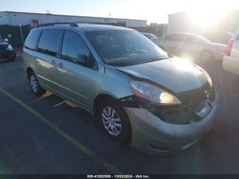  Salvage Toyota Sienna