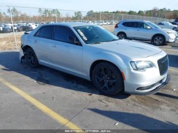  Salvage Chrysler 300