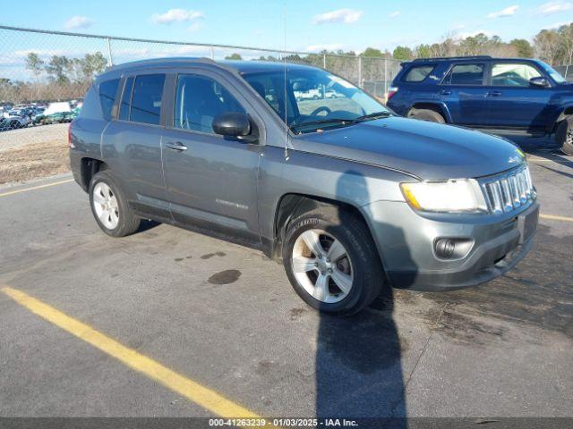  Salvage Jeep Compass