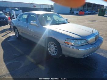  Salvage Lincoln Towncar