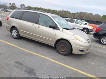  Salvage Toyota Sienna