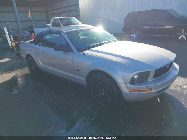  Salvage Ford Mustang