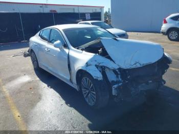  Salvage Kia Stinger