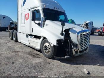  Salvage Freightliner Cascadia 125