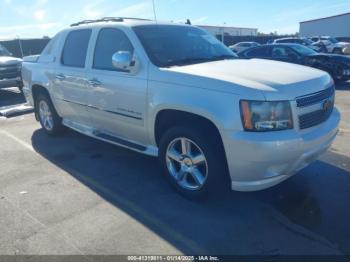  Salvage Chevrolet Avalanche