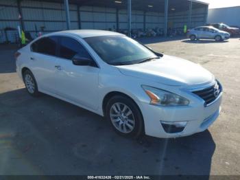  Salvage Nissan Altima