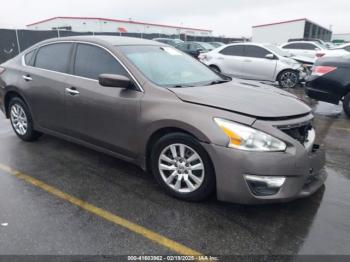  Salvage Nissan Altima