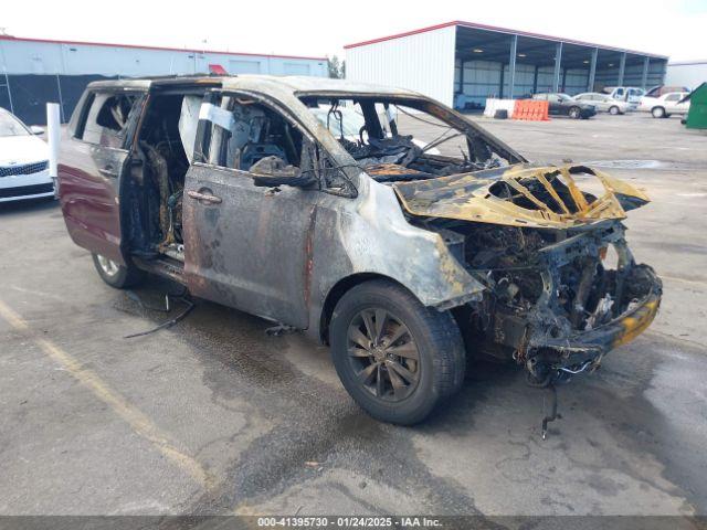  Salvage Kia Sedona