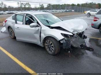  Salvage Nissan Altima