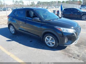  Salvage Nissan Kicks