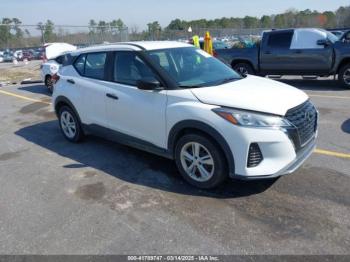  Salvage Nissan Kicks