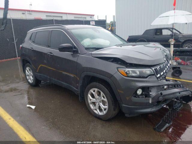 Salvage Jeep Compass