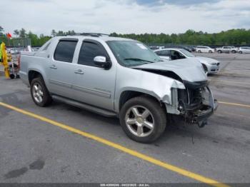  Salvage Chevrolet Avalanche