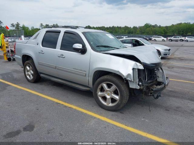  Salvage Chevrolet Avalanche