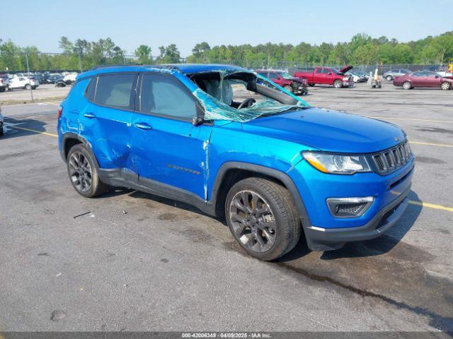  Salvage Jeep Compass