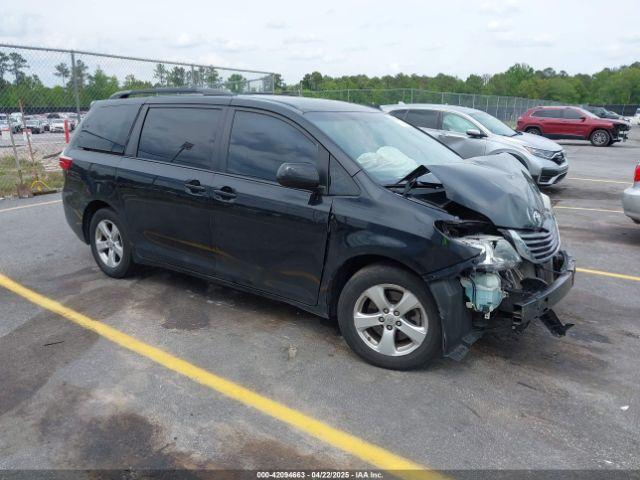  Salvage Toyota Sienna