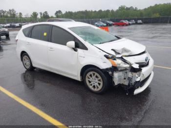  Salvage Toyota Prius v