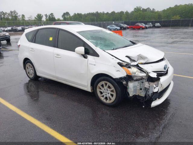  Salvage Toyota Prius v