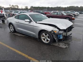  Salvage Ford Mustang