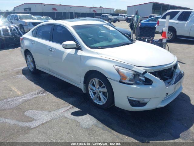  Salvage Nissan Altima