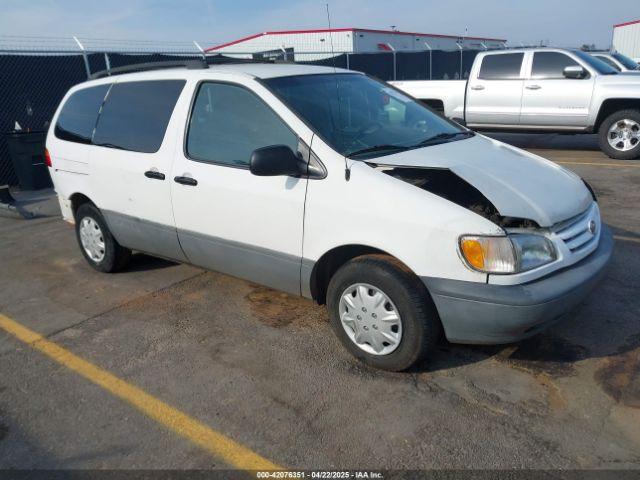  Salvage Toyota Sienna