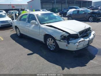 Salvage Lincoln Towncar