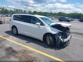  Salvage Chrysler Pacifica