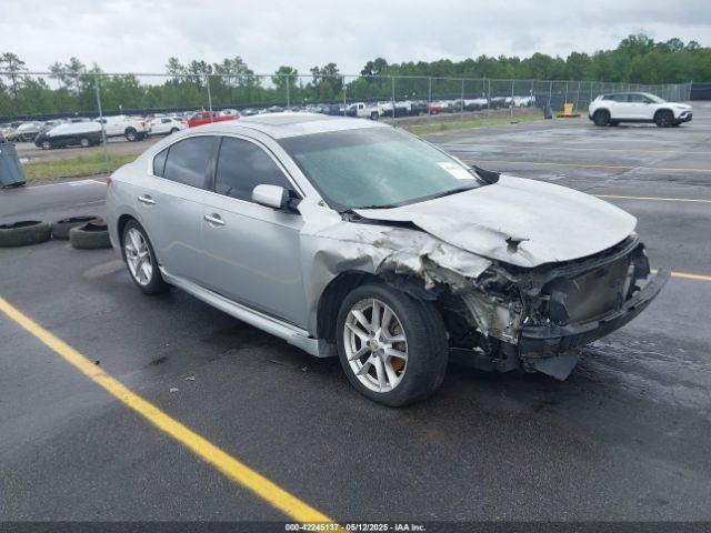  Salvage Nissan Maxima