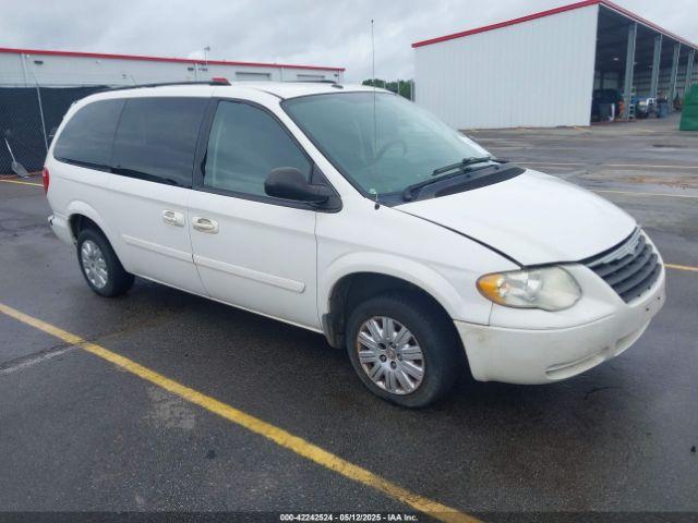  Salvage Chrysler Town & Country