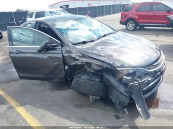  Salvage Chrysler 200
