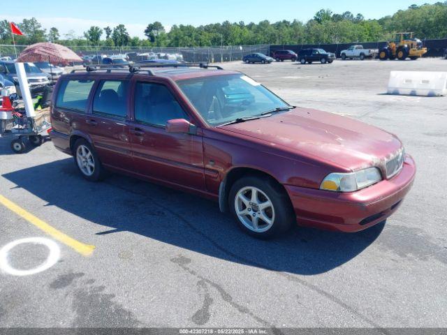 Salvage Volvo V70