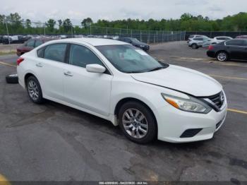  Salvage Nissan Altima