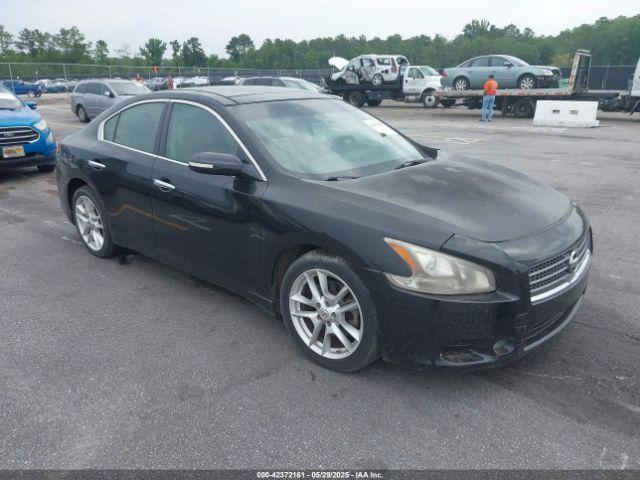  Salvage Nissan Maxima