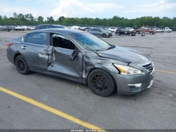  Salvage Nissan Altima