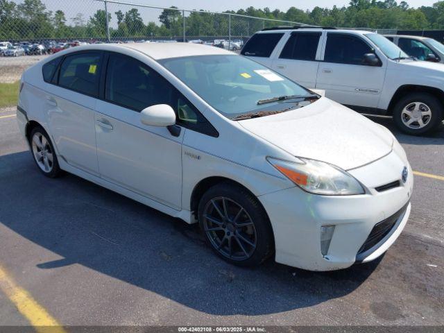 Salvage Toyota Prius
