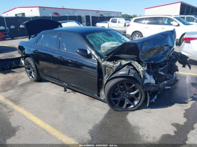  Salvage Chrysler 300