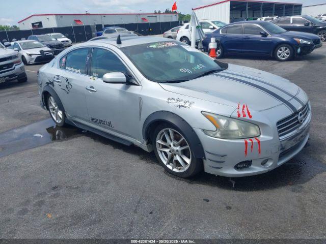  Salvage Nissan Maxima