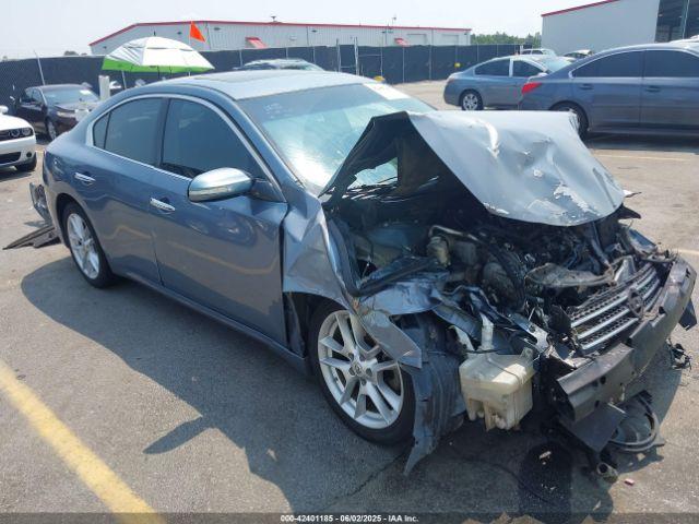  Salvage Nissan Maxima