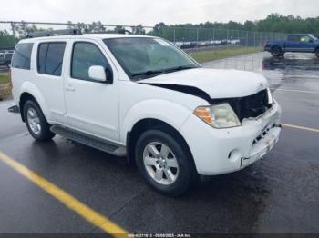  Salvage Nissan Pathfinder