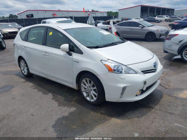  Salvage Toyota Prius v